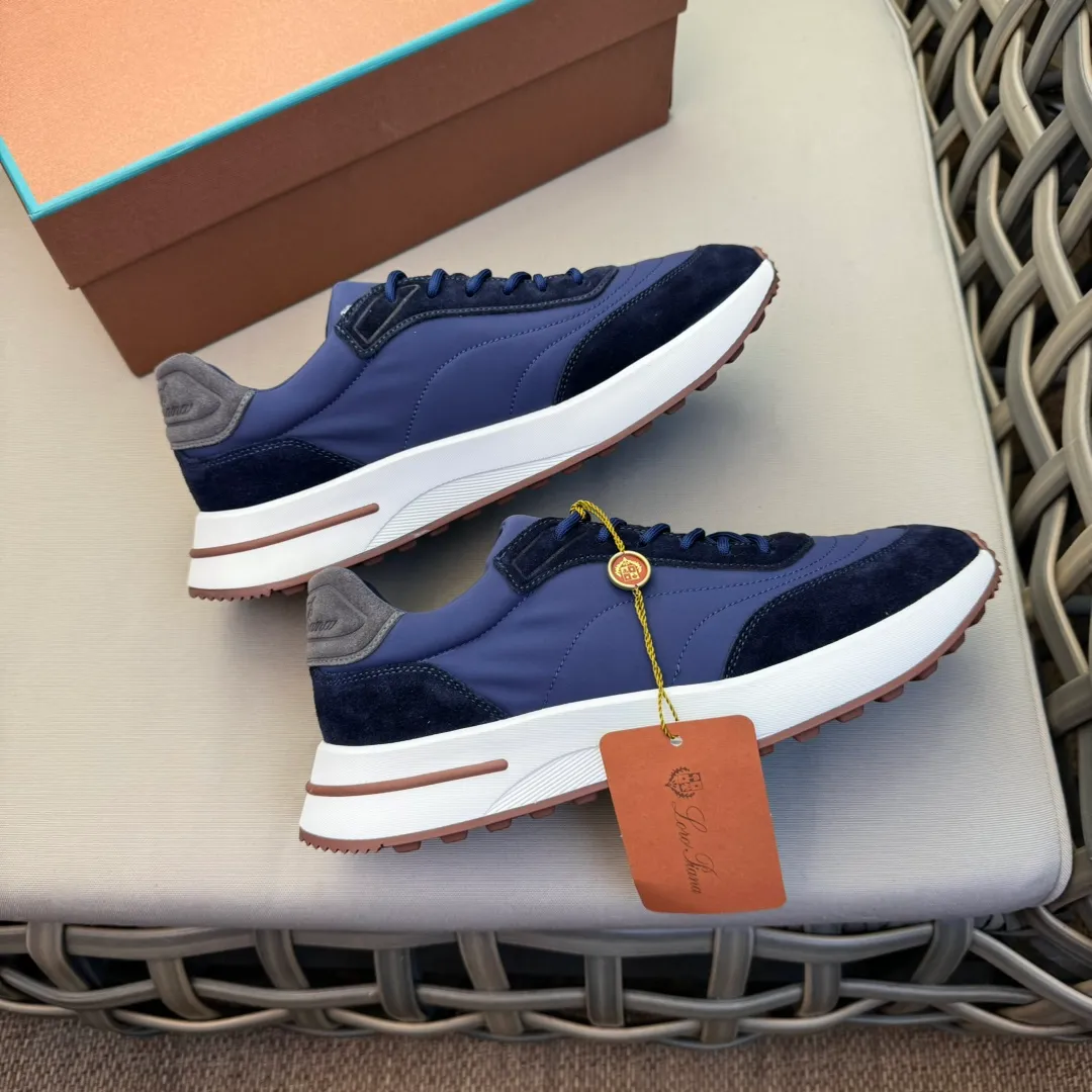 Factory price: 460💰Loro men's shoes💰iana WeekendWalk men's waterproof sports shoes! Waterproof canvas warm men's shoes, the lightest L men's shoes in history 💰jogging shoes, the upper is made of Wind microfiber with StormSystem® waterproof and windproof treatment and goatskin, which is waterproof and warm. There will be a little wrinkle on the upper, which is normal because the waterproof fabric is very soft and the exquisite carving is very challenging. Craftsmanship and lathe workmanship, the lining is made of cloth for a warmer and more comfortable fit, and the Kummel-colored rubber outsole is made of lightweight material: this structure ensures proper weight distribution during walking, improves shock absorption and rebound, enhances grip and stability, and the eyelets and upper back of the shoe are embellished with light and very comfortable shoes! Packed in the original box at the counter, multiple colors available! Size: 39-40-41-42-43-44 45 standard leather shoe size